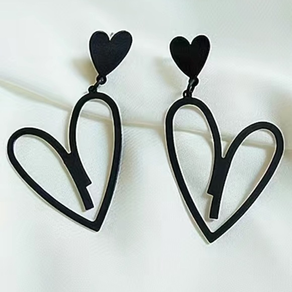 Black Matte Double Heart Drop Dangle Earrings Nwt - Picture 4 of 6